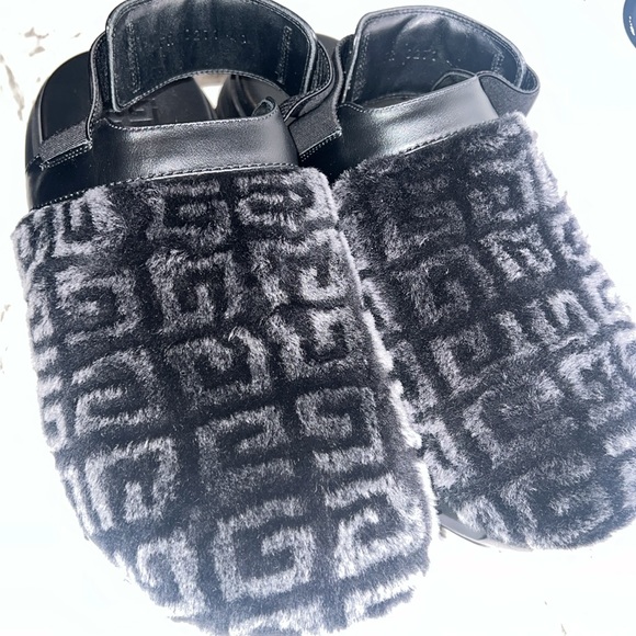 🔥GIVENCHY WOMEN CLOGS🔥 - Picture 2 of 9